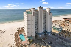 On the beach - Gulf Front Condo | Outdoor & Indoor Pools! (Gulf Shores)