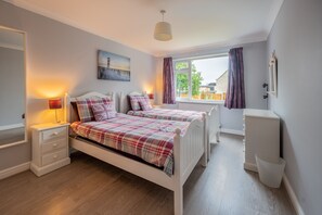 3 bedrooms, iron/ironing board, travel cot, Internet