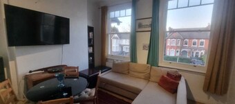 Extra Large One Bedroom Flat With Parking
