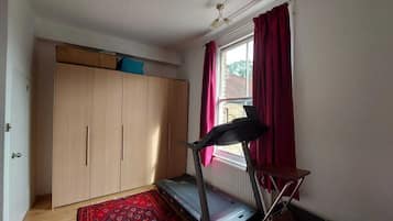 Căn hộ tiện nghi đơn giản, phòng tắm riêng (First Floor Edwardian )