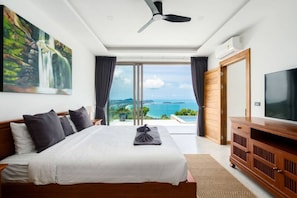 4 Schlafzimmer, Schreibtisch, Bügeleisen/Bügelbrett, Reisekinderbett