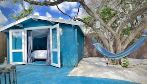 Property grounds - Casita Azul, Beautiful wooden cabin with garden. (Santa cruz)