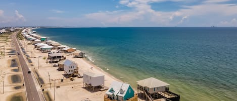House, 4 Bedrooms | Beach | On the beach