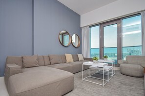 Business Apartment, 1 King Bed, Non Smoking, Balcony | Living room