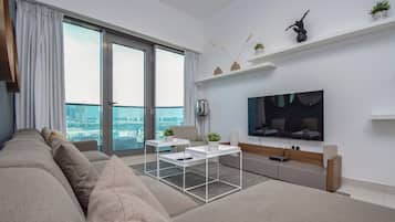 Business Apartment, 1 King Bed, Non Smoking, Balcony | Living area