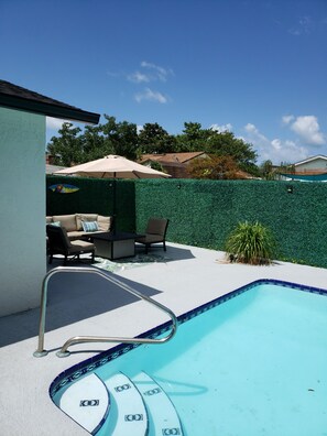 Beheizter Pool