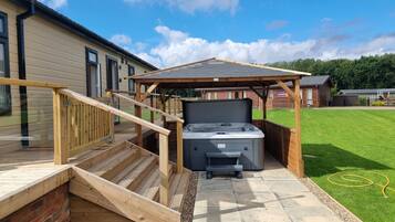 Cabin | Property grounds