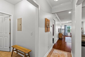 Interior - Beautiful Apartment Steps from Downtown Auburn - Pool! (Auburn)