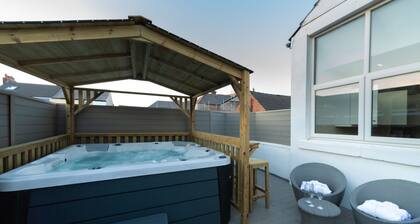 The Bells HOT TUB on Private Terrace Apartments