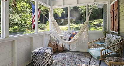 Cozy cottage with private HOT TUB, lake access, Gunstock mountain & fire pit