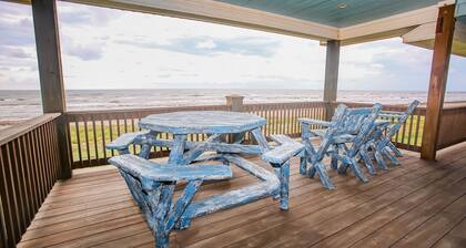 Fun on Sargent Beach in this Fabulous Vacation Home!