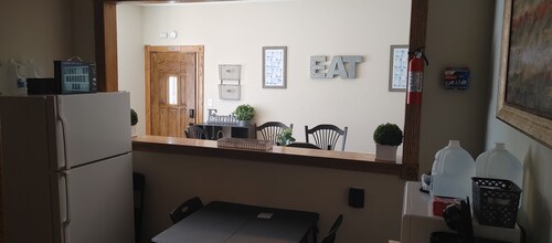 White House Lodge-Main Street Executive Apartment