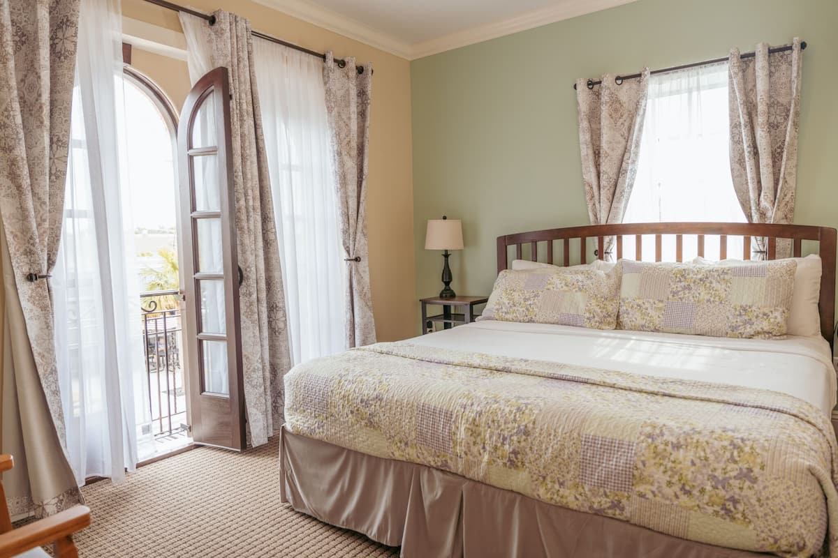 Hypo-allergenic bedding, blackout curtains, iron/ironing board