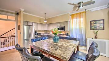 Fridge, microwave, stovetop, dishwasher