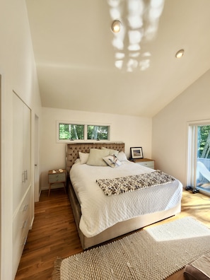 4 bedrooms, WiFi, bed sheets