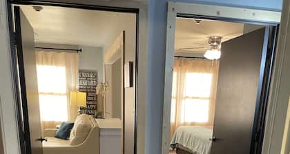 Family suite sleeps 11! We are near Champaign-Urbana 4 bedrooms & 2.5 bathrooms
