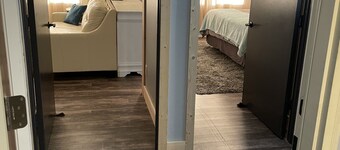 Family suite sleeps 11! We are near Champaign-Urbana 4 bedrooms & 2.5 bathrooms