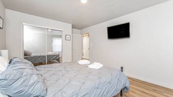 3 bedrooms, bed sheets