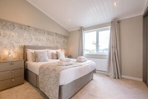 2 bedrooms, iron/ironing board, travel crib, WiFi - Marshwiggle, Aldeburgh (Aldeburgh)