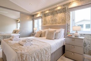 2 bedrooms, iron/ironing board, travel cot, WiFi