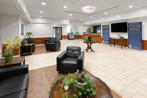 Ramada by Wyndham Butler/Tesla Biohealing Resort