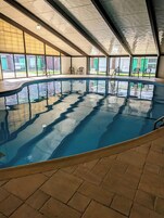 室内游泳池
