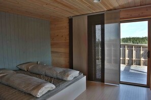 3 soverom, skrivebord, reiseseng for barn og wi-fi (inkludert)