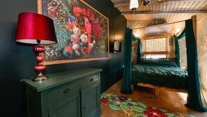 Unclassified image, 5 of 6, button - Gypsy private room at Bed & Breakfast, Mammaloe's Aruba (Santa Cruz)