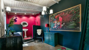 Unclassified image, 2 of 6, button - Gypsy private room at Bed & Breakfast, Mammaloe's Aruba (Santa Cruz)