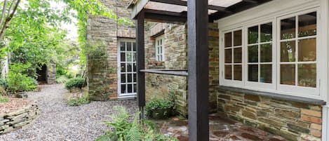 Cottage | Property grounds