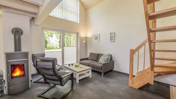 TV, fireplace, stereo