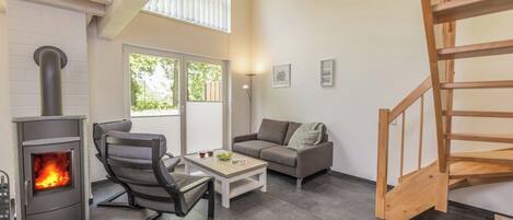 TV, fireplace, stereo