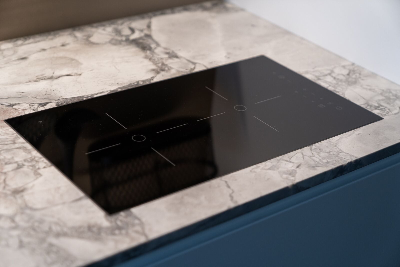 luxury apartment, non smoking, kitchen | private kitchen | fridge, oven, stovetop, coffee/tea maker