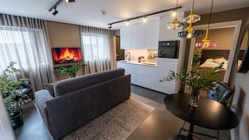 Luxury Apartment, Non Smoking, Kitchen | Living area