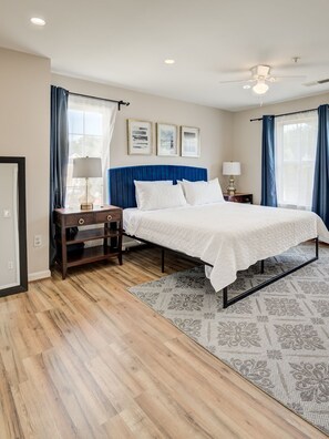 4 bedrooms, in-room safe, desk, iron/ironing board