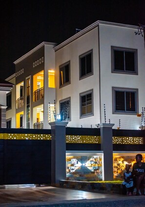 Apartment | Exterior - Captivating 1-bed Apartment in Tema, com 25 (Tema)
