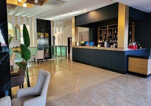 3 bars/lounges, poolside bar