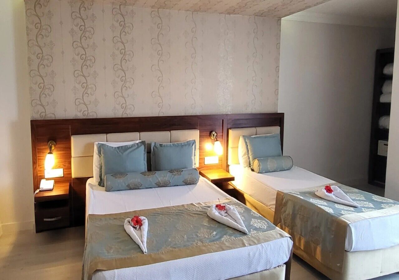 In-room safe, free WiFi, bed sheets