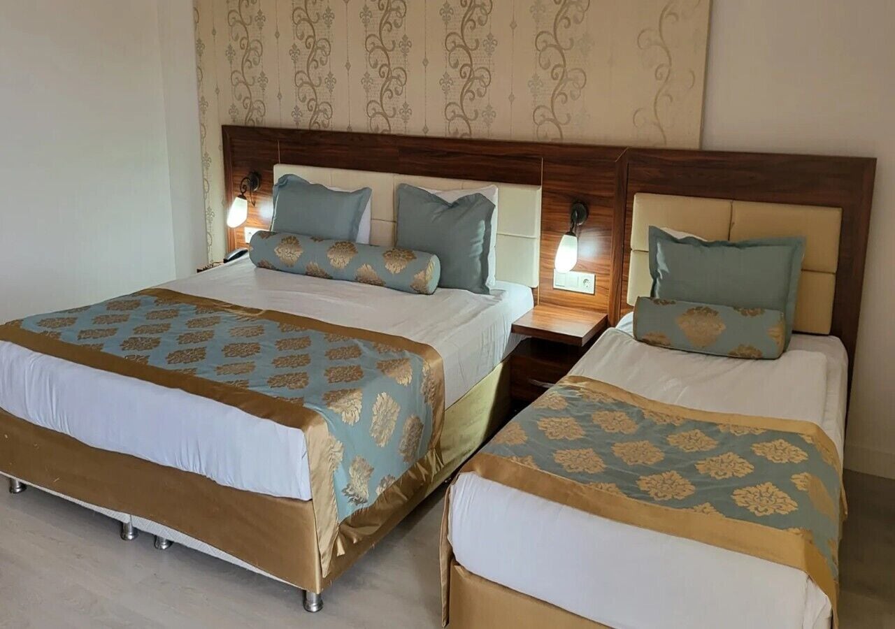 Standard Large Room | In-room safe, free WiFi, bed sheets