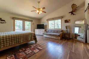 3 bedrooms, iron/ironing board, free WiFi, bed sheets - Walk to Golf Course, Close to Shopping/Dining and Lakes (Pagosa Springs)