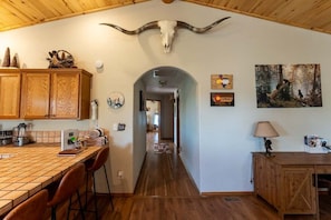 Dining - Walk to Golf Course, Close to Shopping/Dining and Lakes (Pagosa Springs)