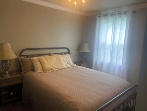 3 bedrooms, desk, iron/ironing board, free WiFi - Relaxing Country Getaway, 3BR/2Bath (Stearns)