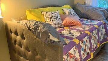 3 bedrooms, desk, iron/ironing board, free WiFi