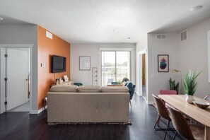 Télévision, Netflix, Hulu, livres