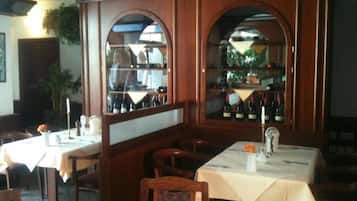 Tägliches inbegriffenes Frühstücksbuffet