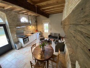 Dining - Les Gîtes du Fournil Des moines " Le Four à Pain " naturist area (Clermont-Dessous)