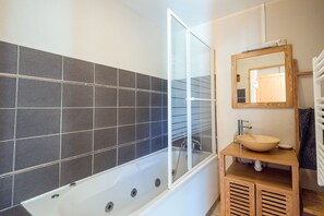 Hair dryer - La Forêt de Ventron - Two Bedroom Apartment, Sleeps 5 (Ventron)