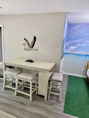 Interior - Beach Vibes *King & Queens Beds Free Wifi (Palatka)