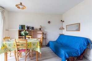 TV, DVD player, stereo