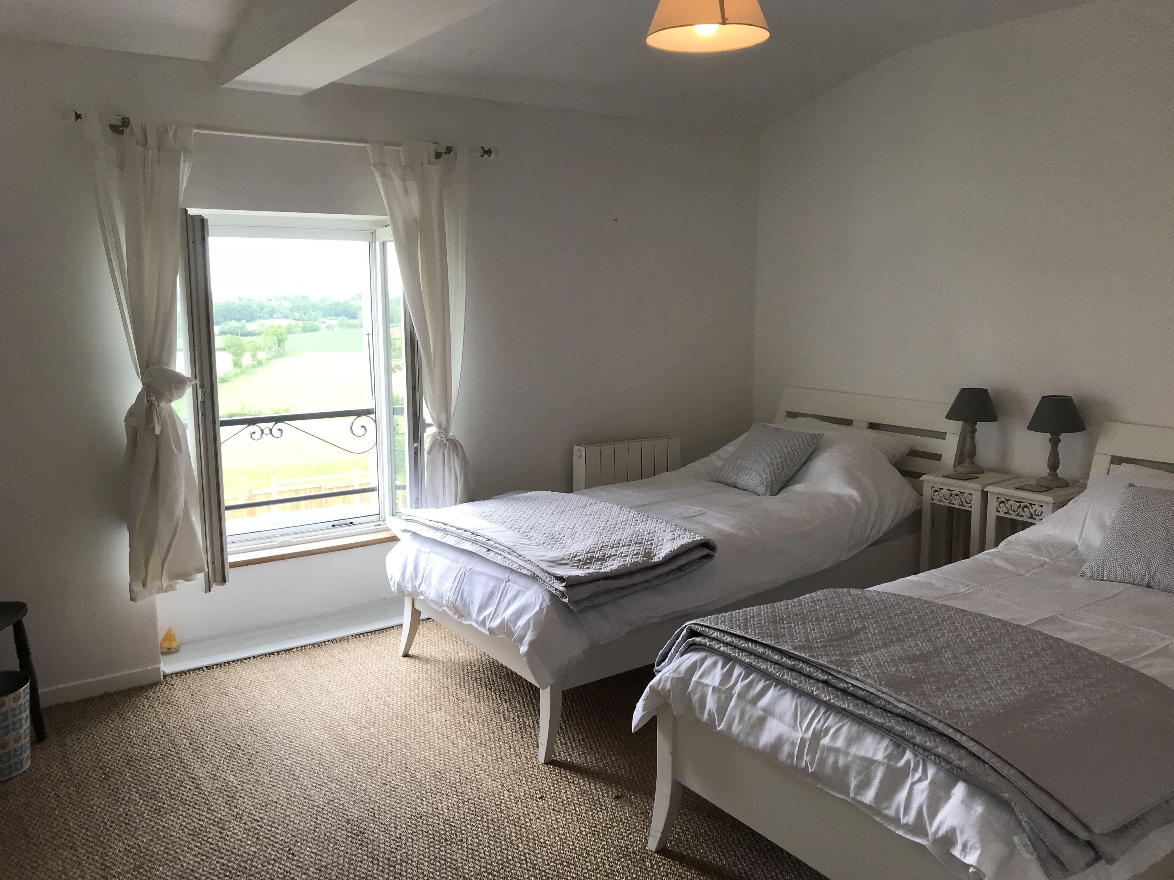 5 chambres, fer et planche à repasser, Wi-Fi gratuit, draps fournis